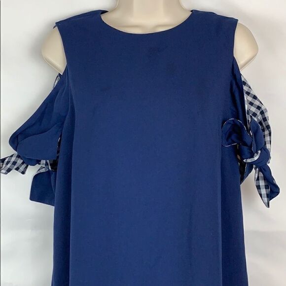 After Market Navy cold shoulder dress - Picture 2 of 8